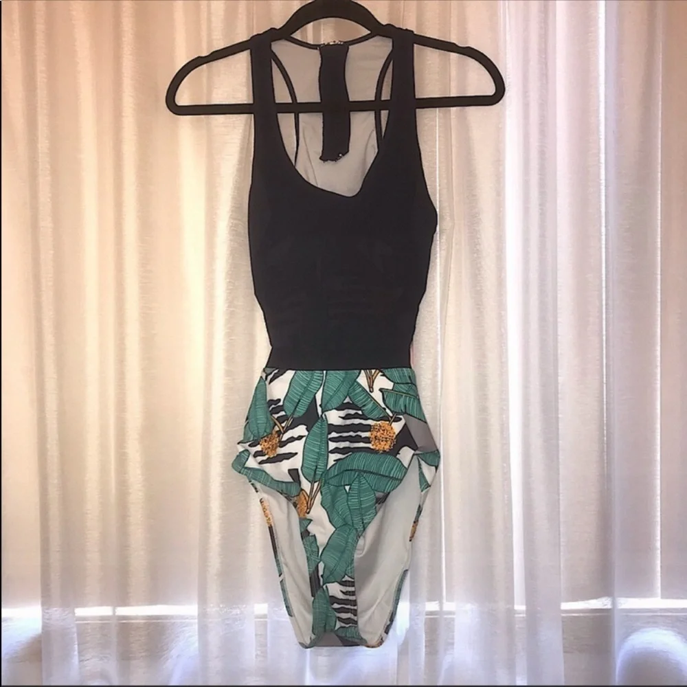 MOLYBELL NWT Plant Print One Piece Swimsuit Small